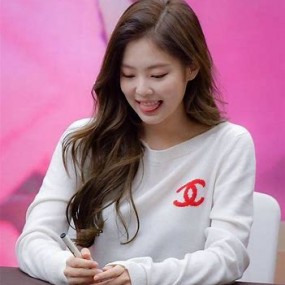 Jennie Kim cute waaaa! ai chịu nổi chứ. I love you chụt chụt ~~ Ahihi