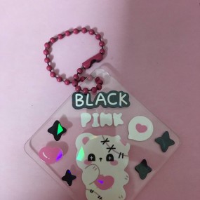 Khi tui ko phải fan Blackpink mà bộ sticker nó có chữ black và chữ pink -.-