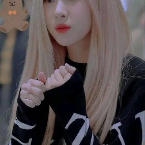 Yêu chị Rosé ai fan chị í thì like mạnh nha k fan thì like thì like tùy