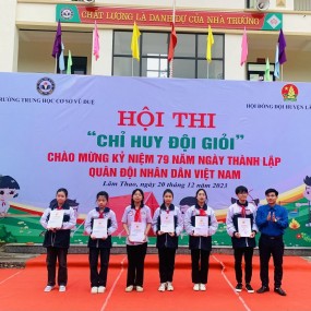 Cảm ơn bữa trưa đơn giản từ cô giáo chủ nghiệm để cho 1 cuộc thi vô cùng hấp dẫn