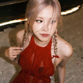 ablum rose. Hốt lẹ , tháng 06 mình ko đăng Blackpink nữa mà đăng cái khác nha