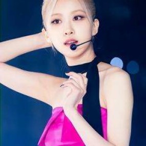 ablum rose. Hốt lẹ , tháng 06 mình ko đăng Blackpink nữa mà đăng cái khác nha