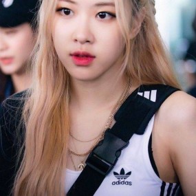 ablum rose. Hốt lẹ , tháng 06 mình ko đăng Blackpink nữa mà đăng cái khác nha