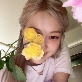 ablum rose. Hốt lẹ , tháng 06 mình ko đăng Blackpink nữa mà đăng cái khác nha