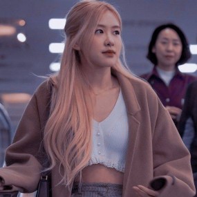 Rosé(Blackpink)