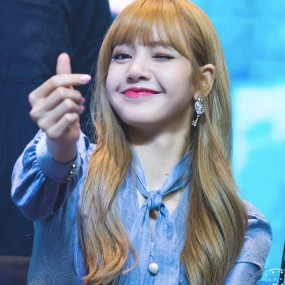 ai fan của lisa (blackpink) điểm danh nào ^ - ^