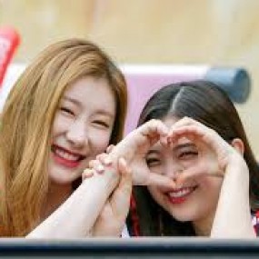 chaeryeong và những thành viên nhóm itzy